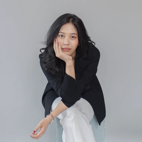 Kiko Mizuhara: Model Jepang-Korea yang Jadi Ikon Gaya
