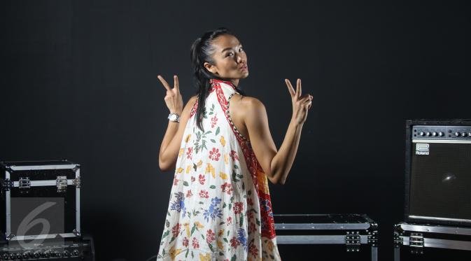 Kelly Tandiono: