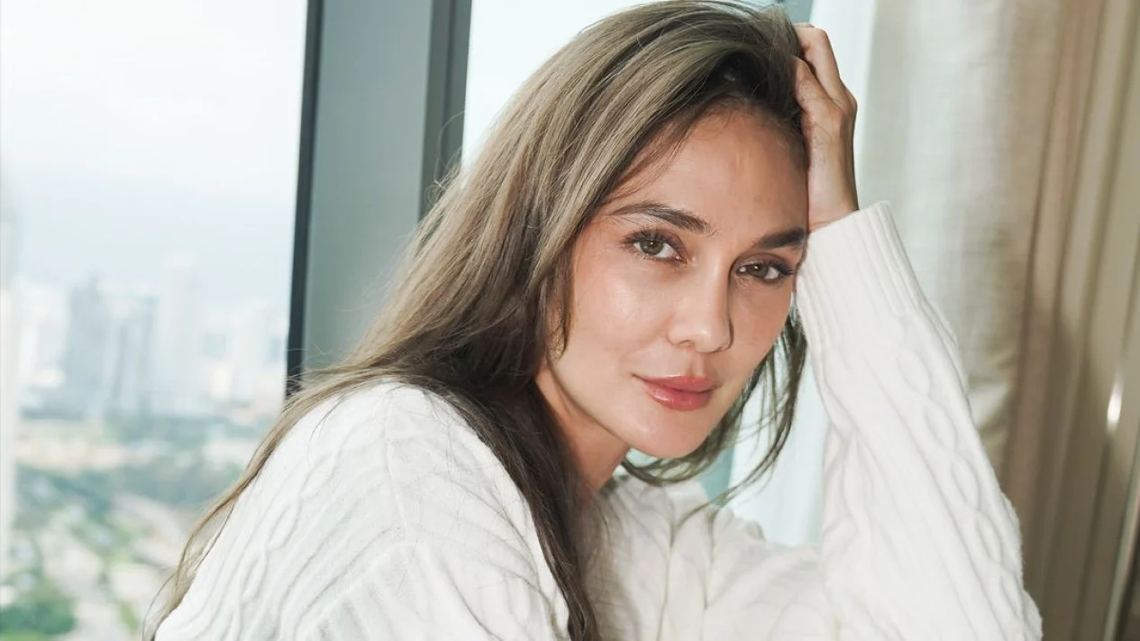 Pesona Luna Maya Sebagai Model dan Aktris Senior: