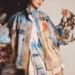 Pesona Anggun Bella Hadid Dalam Pemotretan Majalah Fashion:
