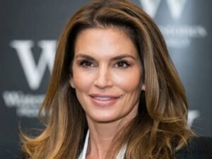 Sejarah Panjang Karier Model Legendaris Cindy Crawford